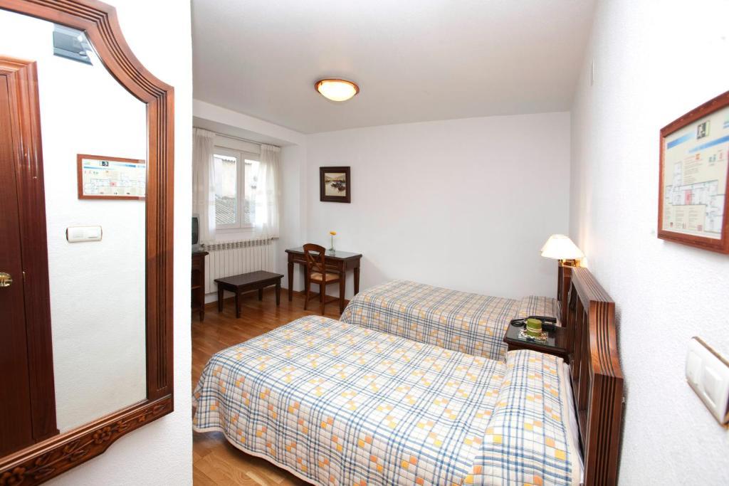 Hotel Avenida Yecla Eksteriør billede